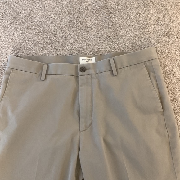 Dockers Men’s Kakhis - Picture 2 of 6